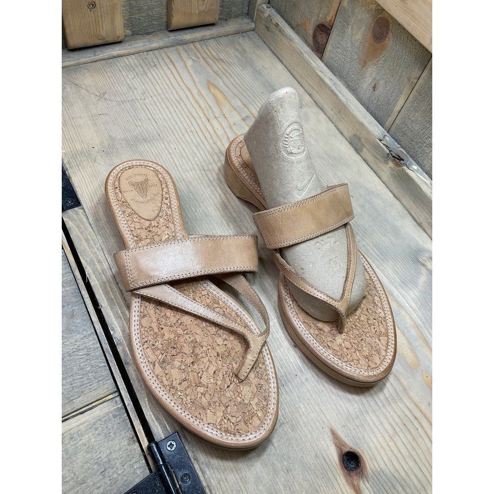 FRYE Boots Chelsea Thong Beige Sandals 6.5M Slip On